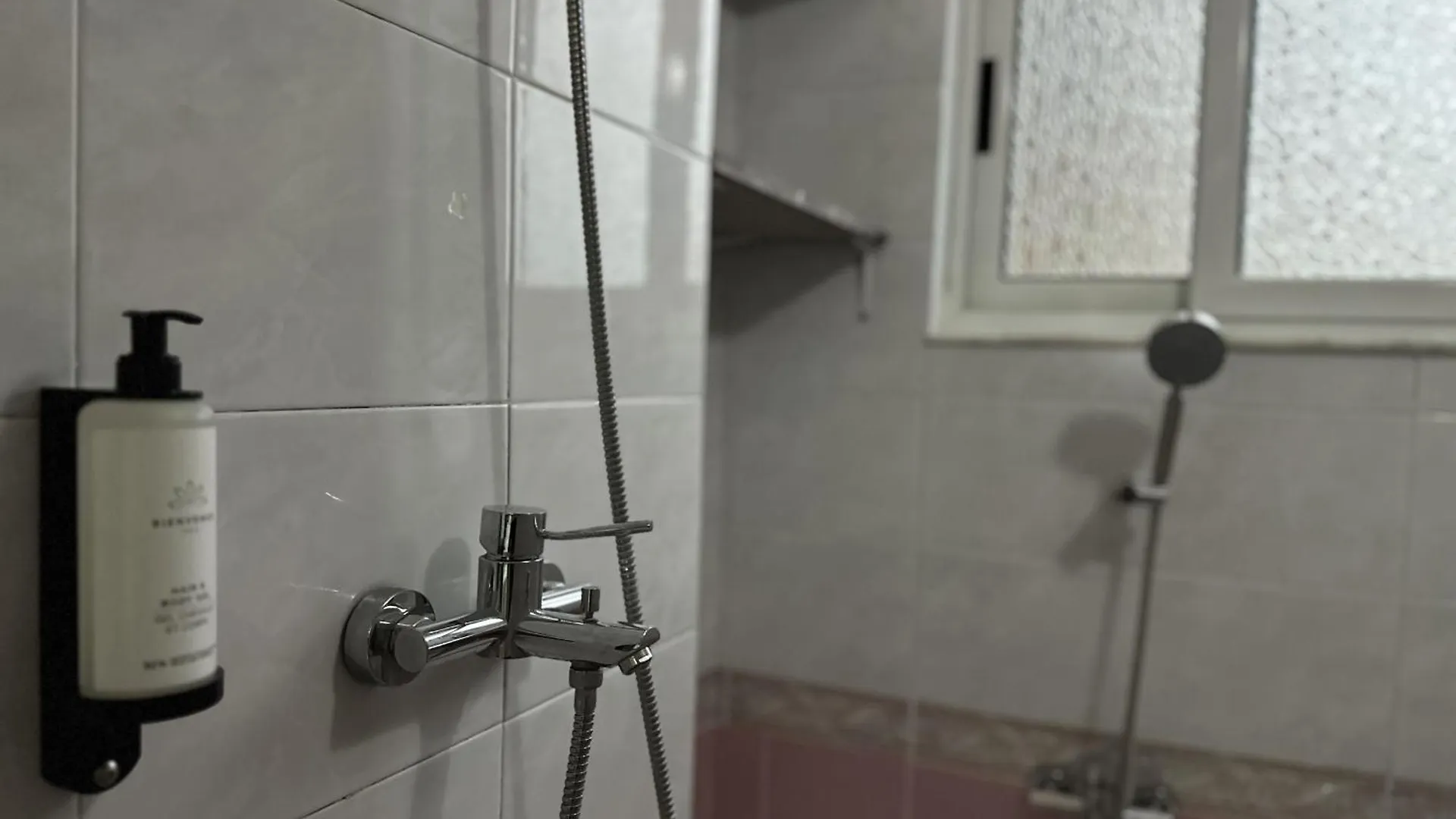 Tirana Treasure: Chic 2Br-Apartment 8Min To Skanderbeg Place Apartment